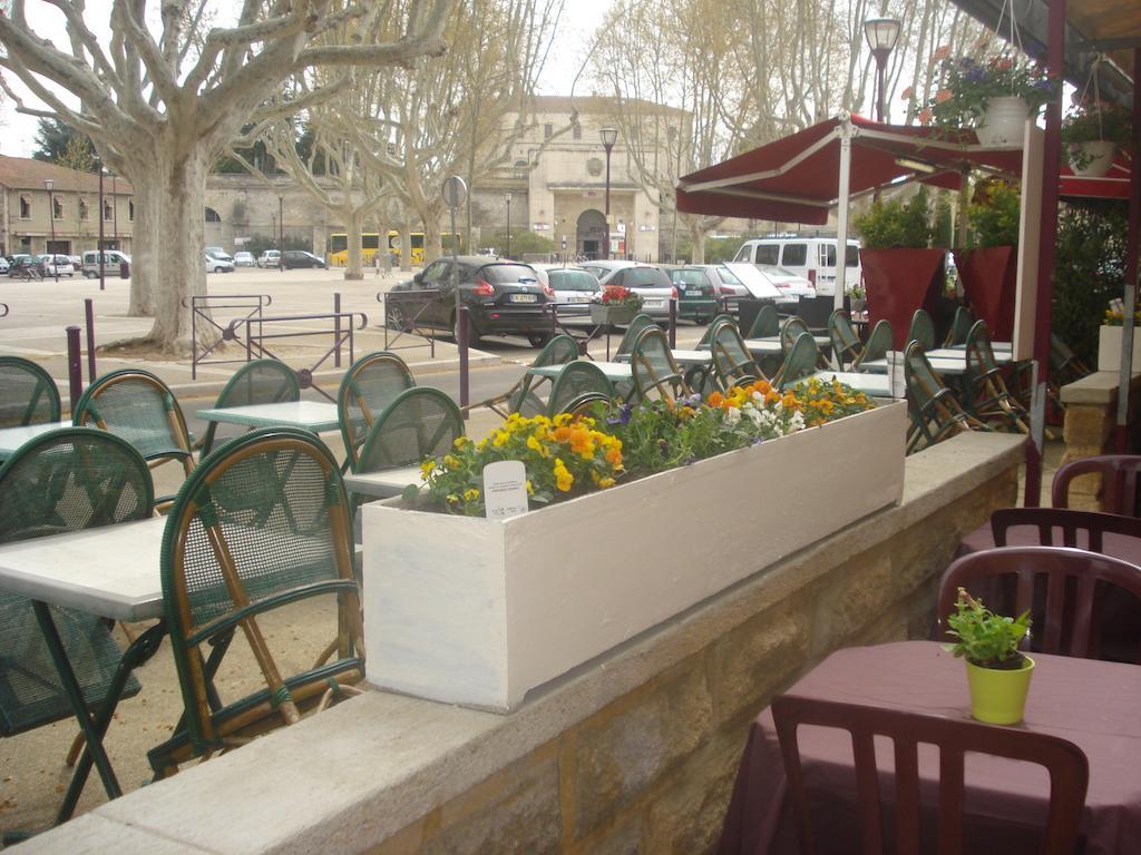 Le Terminus Otel Tarascon Dış mekan fotoğraf