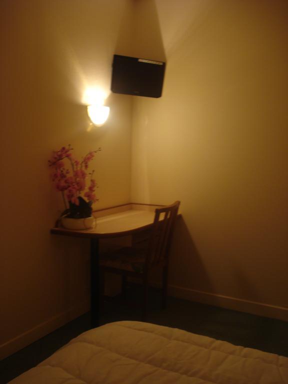 Le Terminus Otel Tarascon Oda fotoğraf