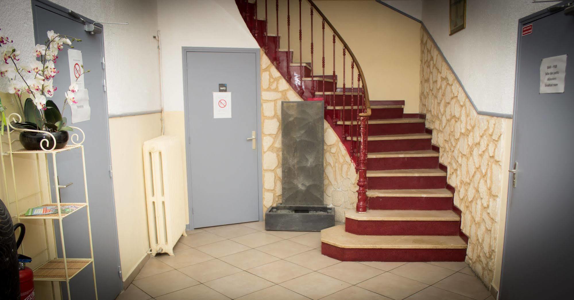 Le Terminus Otel Tarascon Dış mekan fotoğraf